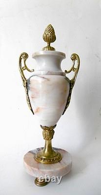 1 POT A FEU NAPOLEON III, STYLE LOUIS XVI, MARBRE CALACATTA, BRONZE DORE, XIXe
