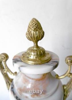 1 POT A FEU NAPOLEON III, STYLE LOUIS XVI, MARBRE CALACATTA, BRONZE DORE, XIXe