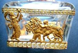1a- boite cristal Baccarat et bronze doré, Femmes antiques et lions, CHARLES X
