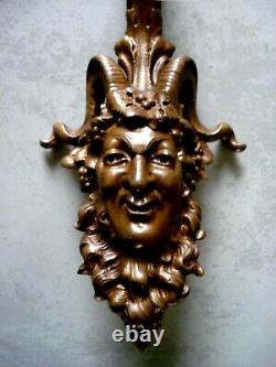 2 grande éléments ancienne têtes faune, diable en bronze pour lustre gothique