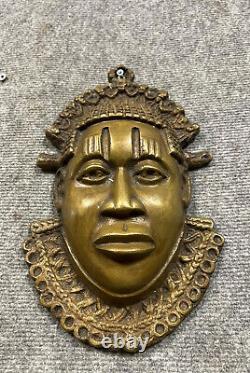 Afrique Benin XIXeme Grand masque commémoratif en bronze à patine dorée