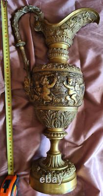Aiguière Napoléon III bronze massif à décor de putti pampres & mascaron satyre