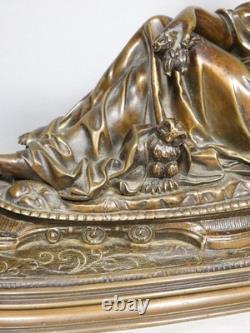 Allégorie de la Nuit à la chouette Bronze à patine brune, époque Napoléon III Allégorie de la Nuit à la chouette Bronze à patine brune, époque Napoléon III