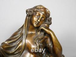 Allégorie de la Nuit à la chouette Bronze à patine brune, époque Napoléon III