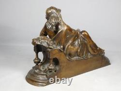 Allégorie de la Nuit à la chouette Bronze à patine brune, époque Napoléon III