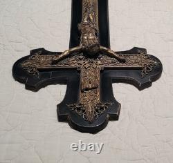 Ancien Grand Crucifix Mural Bois Noirci et Bronze / Laiton Style Napoléon III