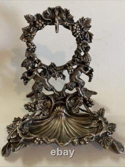 Ancien Porte montre à gousset en bronze argenté aux faunes et raisins