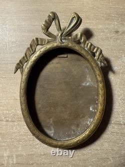 Ancien cadre photo ovale en bronze ciselé style Louis XVI époque Napoléon III