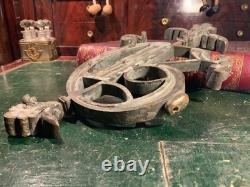 Ancien numéro de rue XIXéme (pour portail) en bronze décoré 6