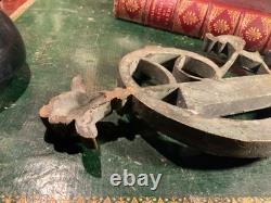 Ancien numéro de rue XIXéme (pour portail) en bronze décoré 6