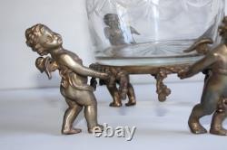 Ancien pot couvert ou bonbonnière en verre taillé monture bronze angelots Puttis