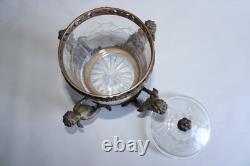 Ancien pot couvert ou bonbonnière en verre taillé monture bronze angelots Puttis