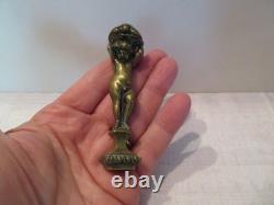 Ancien sceau ou cachet en bronze putti portant une tortue XIX monogramme CE
