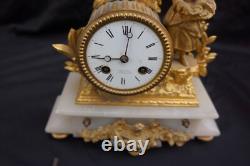 Ancienne Pendule En Albatre Et Bronze Doré (napoléon Iii) Jeune Fille Au Panier