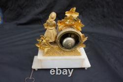 Ancienne Pendule En Albatre Et Bronze Doré (napoléon Iii) Jeune Fille Au Panier