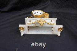 Ancienne Pendule En Albatre Et Bronze Doré (napoléon Iii) Jeune Fille Au Panier