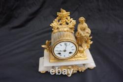 Ancienne Pendule En Albatre Et Bronze Doré (napoléon Iii) Jeune Fille Au Panier