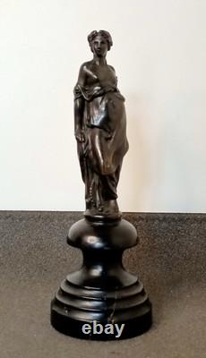 Ancienne Statuette En Bronze Femme A L'antique
