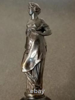 Ancienne Statuette En Bronze Femme A L'antique