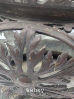 Ancienne jardinière cache-pot en bronze ajouré Têtes de lion Style Napoléon