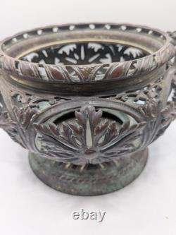 Ancienne jardinière cache-pot en bronze ajouré Têtes de lion Style Napoléon