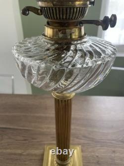 Ancienne lampe a pétrole en bronze et cristal Baccarat époque Napoléon III