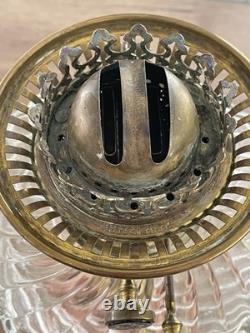 Ancienne lampe a pétrole en bronze et cristal Baccarat époque Napoléon III