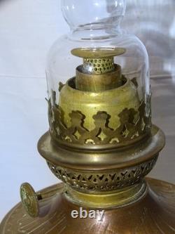 -BELLE LAMPE A PETROLE NAPOLEON III NIII EN CUIVRE et BRONZE VERRE ANCIEN D