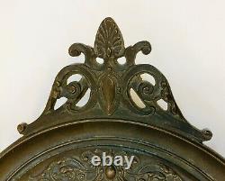 Belle coupe sur piédouche en bronze à décor putto mascarons. Epoque Napoléon III