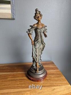 Belle sculpture femme art nouveau