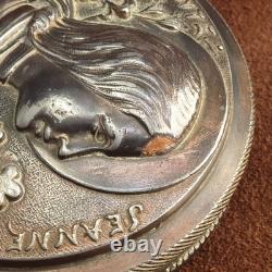 Boîte à bijoux en bronze ou cuivre à patine noire Sainte Jeanne D'Arc Fin XIXe