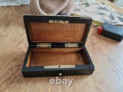 Boite a timbre marqueterie boulle époque napoleon 3 xix E 19e objet de collectio