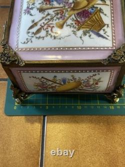 Boîte française d'antiquités en bronze doré émaillé rose Style Napoléon 24x15 CM