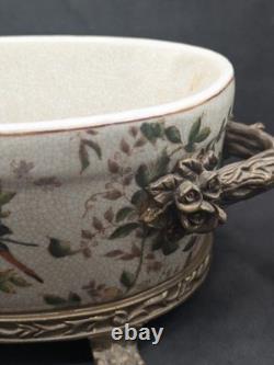 Bonbonnière porcelaine Limoges montée bronze LM 1895 décor oiseaux Napoléon III