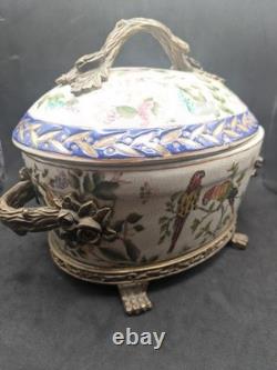 Bonbonnière porcelaine Limoges montée bronze LM 1895 décor oiseaux Napoléon III