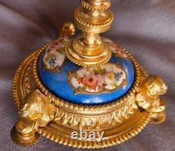 Bougeoir Napoléon III en bronze doré et porcelaine polychrome et or