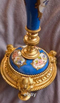 Bougeoir Napoléon III en bronze doré et porcelaine polychrome et or