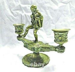 Bougeoir, candélabre à 2 branches en bronze avec sculpture personnage, fin XIX è