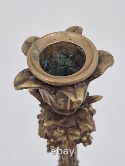 Bougeoirs Flambeau En Bronze A Décors De Lézards Et Escargots