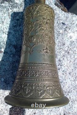 CLOCHE DE TABLE OU D'APPEL EN BRONZE AU DECOR VEGETAL EN RELIEF XIX ème siècle