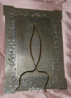 Cadre porte photo Napoléon III en bronze patiné Décor Fleurs Oiseau & Papillon