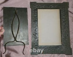 Cadre porte photo Napoléon III en bronze patiné Décor Fleurs Oiseau & Papillon