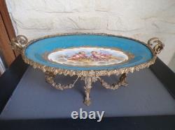 Centre de table porcelaine de Sèvres et monture bronze 1845 château des Tuilerie