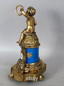 Cherubin bronze sur colonne bronze & porcelaine de Sèvres XIXe siècle B714