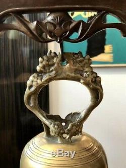 Chine Ou Vietnam, Fin XIXème Début XXème Siècle, Cloche En Bronze Sur Portique