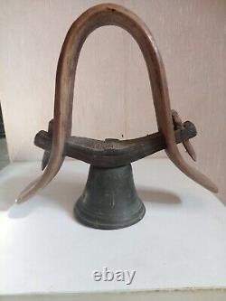 Cloche ancienne hauteur total 22 cm x 24 cm