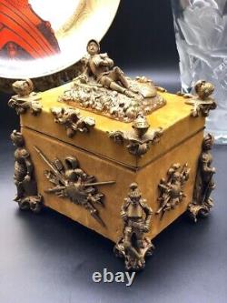 Coffret à bijoux en bois et bronze doré et époque Napoléon III