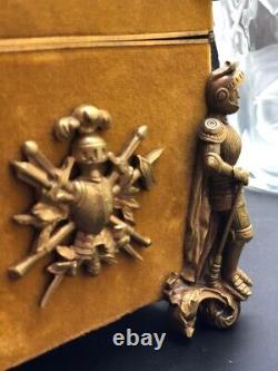 Coffret à bijoux en bois et bronze doré et époque Napoléon III(16x21x25)