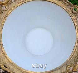 Coupe Sur Pied En Porcelaine Japonaise Et Bronze Dore De Style Rocaille Nap. III Coupe Sur Pied En Porcelaine Japonaise Et Bronze Dore De Style Rocaille Nap. III