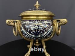 Coupe couverte en bronze à émaux cloisonnés
